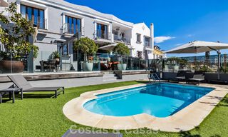 Ruim rijhuis te koop met zeezicht in een omheinde urbanisatie in de heuvels van Marbella - Benahavis 778941 