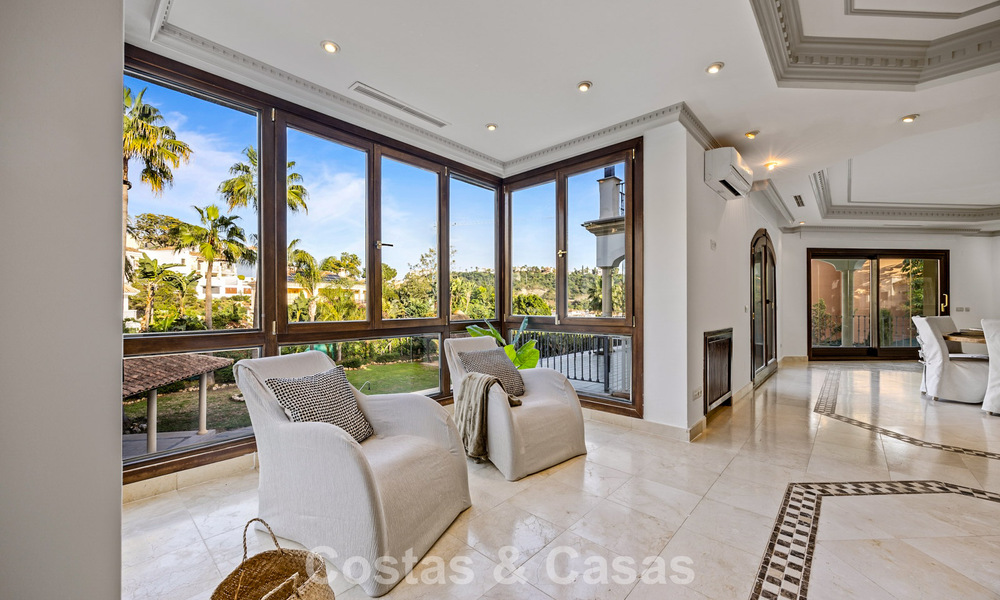 Luxueuze villa met unieke architectuur te koop omgeven door golfbanen in Benahavis - Marbella 778874