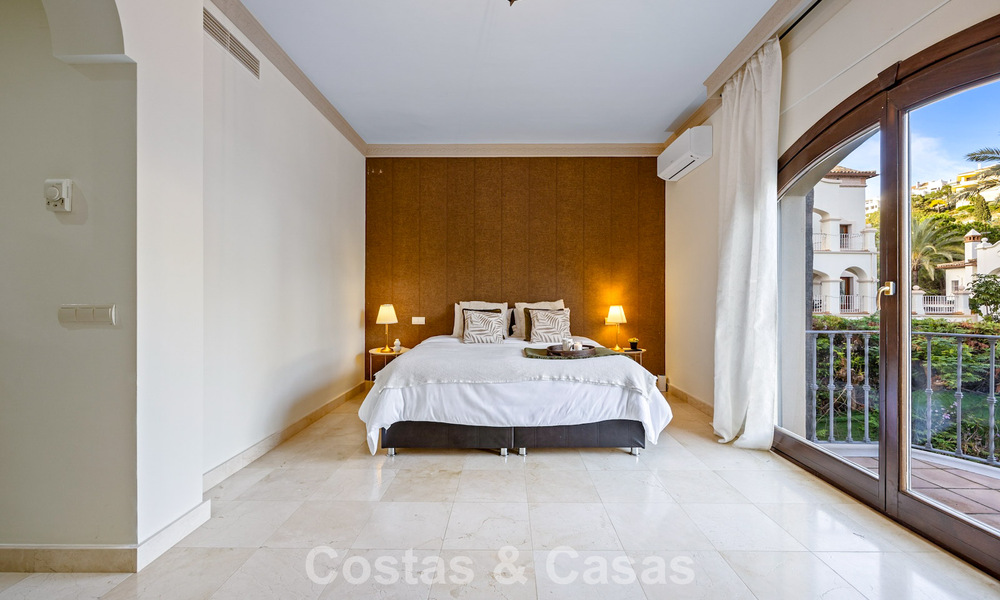 Luxueuze villa met unieke architectuur te koop omgeven door golfbanen in Benahavis - Marbella 778878