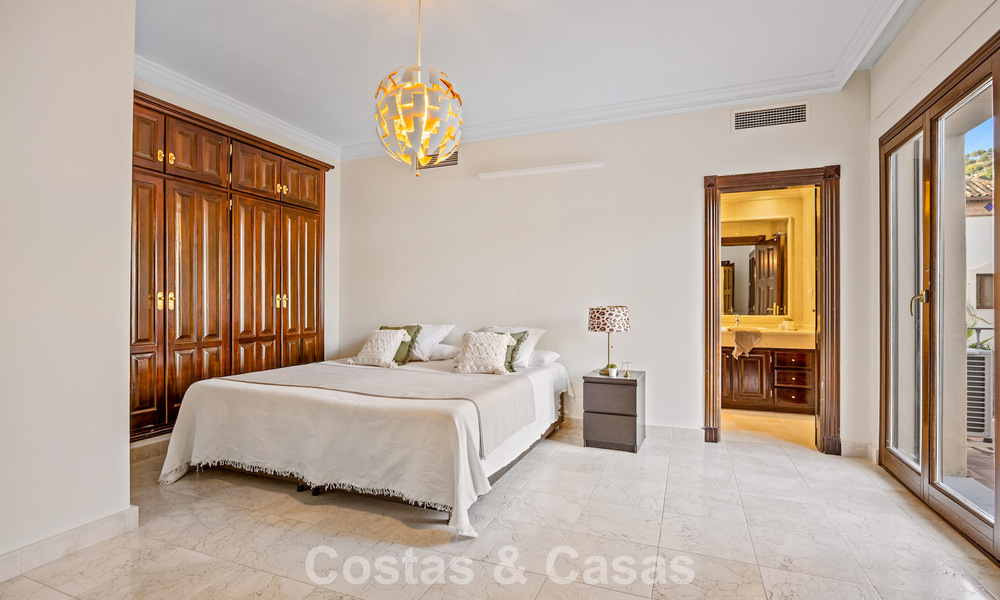 Luxueuze villa met unieke architectuur te koop omgeven door golfbanen in Benahavis - Marbella 778882