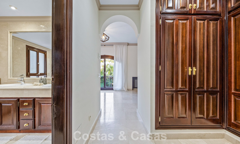 Luxueuze villa met unieke architectuur te koop omgeven door golfbanen in Benahavis - Marbella 778890