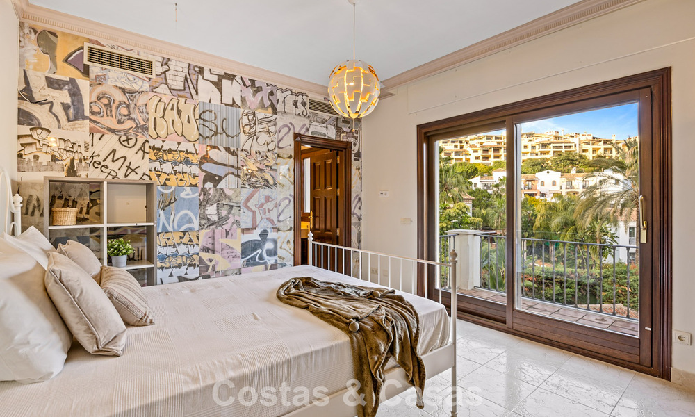 Luxueuze villa met unieke architectuur te koop omgeven door golfbanen in Benahavis - Marbella 778892