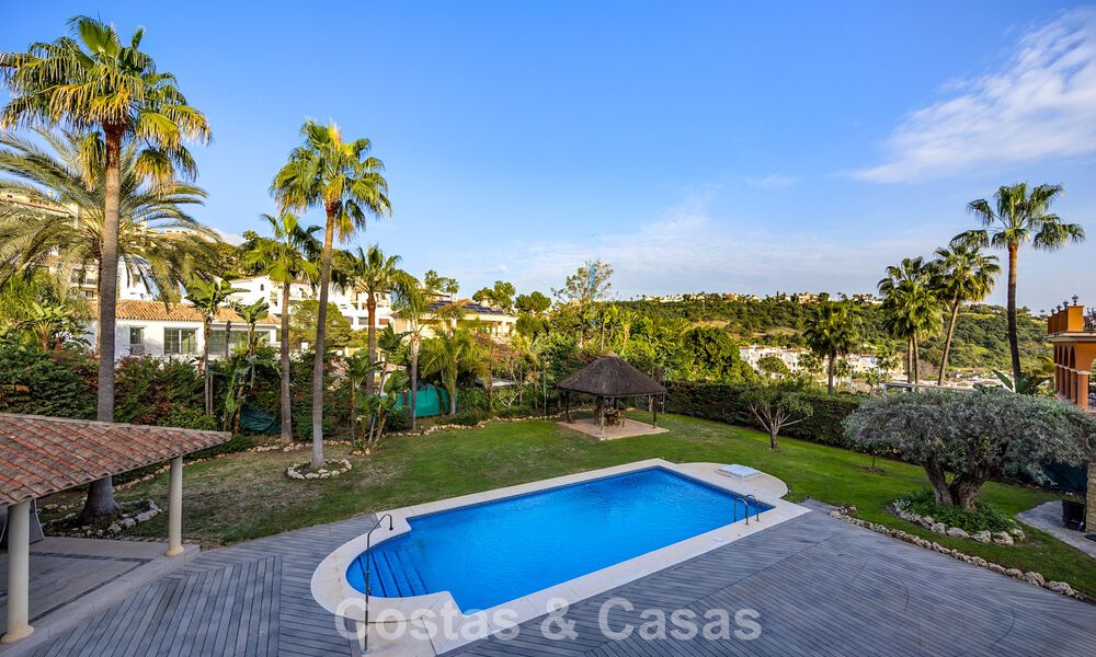 Luxueuze villa met unieke architectuur te koop omgeven door golfbanen in Benahavis - Marbella 778895