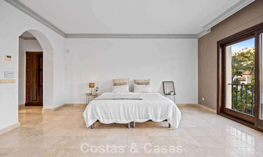 Luxueuze villa met unieke architectuur te koop omgeven door golfbanen in Benahavis - Marbella 778902