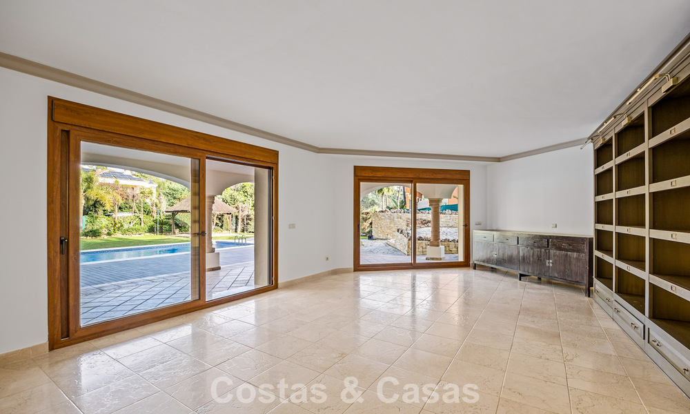 Luxueuze villa met unieke architectuur te koop omgeven door golfbanen in Benahavis - Marbella 778904