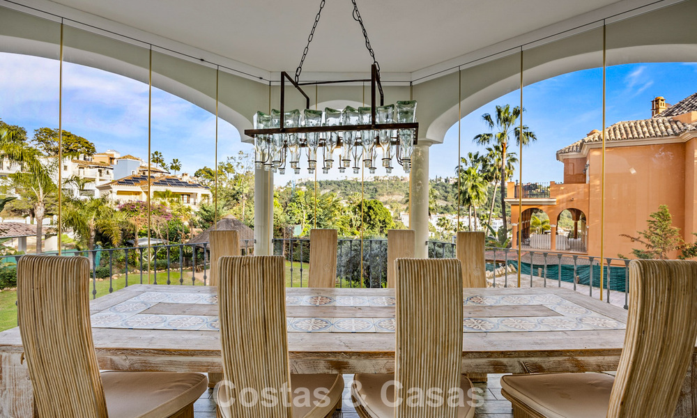 Luxueuze villa met unieke architectuur te koop omgeven door golfbanen in Benahavis - Marbella 778908