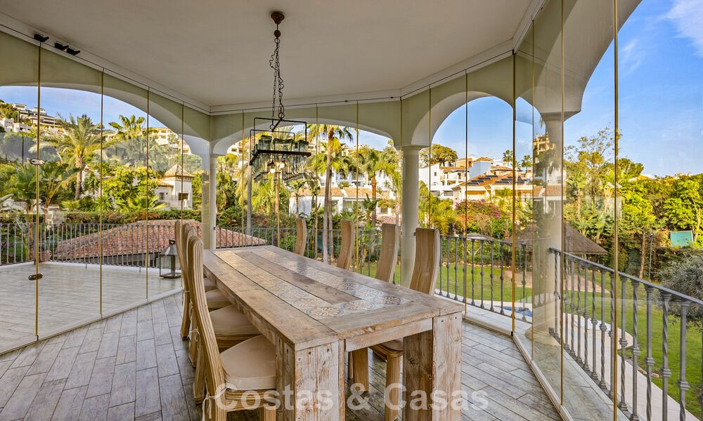 Luxueuze villa met unieke architectuur te koop omgeven door golfbanen in Benahavis - Marbella 778910