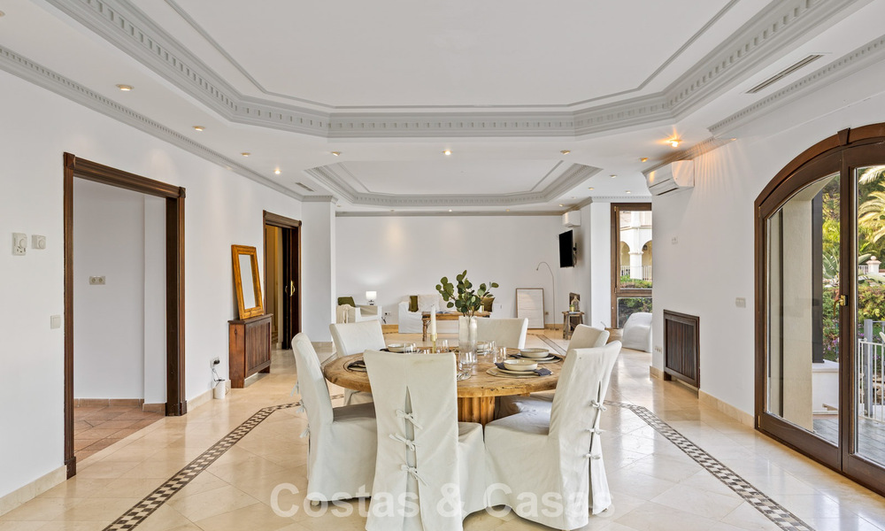 Luxueuze villa met unieke architectuur te koop omgeven door golfbanen in Benahavis - Marbella 778911