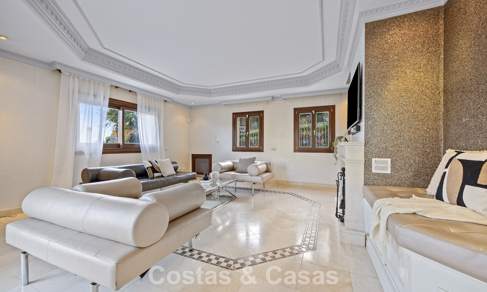 Luxueuze villa met unieke architectuur te koop omgeven door golfbanen in Benahavis - Marbella 778913