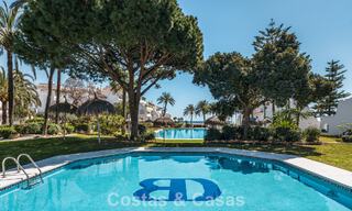 Eersteklas gerenoveerd strandappartement met zeezicht te koop op de Golden Mile van Marbella 779045 