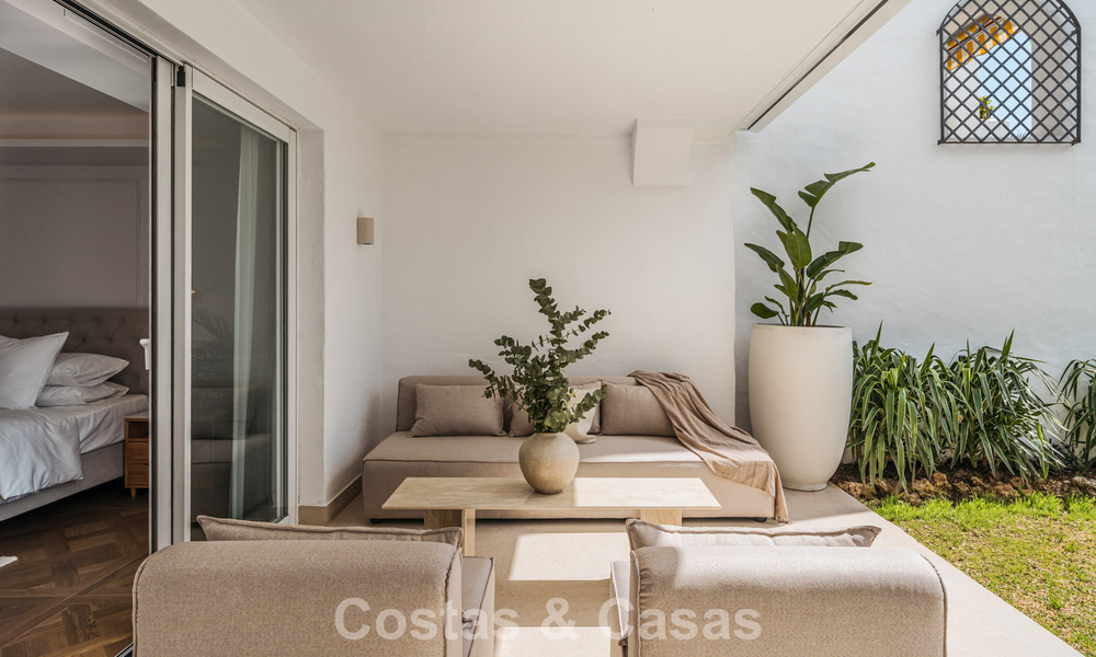 Eersteklas gerenoveerd strandappartement met zeezicht te koop op de Golden Mile van Marbella 779057