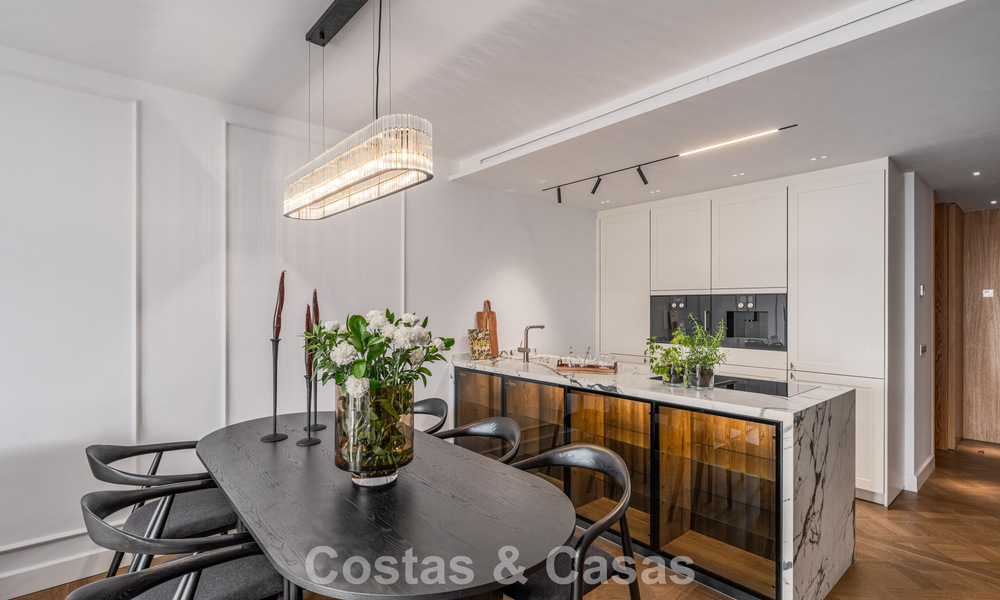 Eersteklas gerenoveerd strandappartement met zeezicht te koop op de Golden Mile van Marbella 779061
