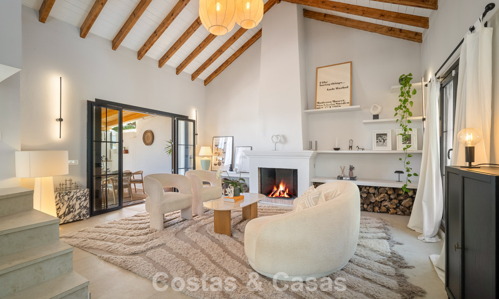 Prachtig gerenoveerd herenhuis in een tijdloze Andalusische stijl met zeezicht te koop gelegen op de Golden Mile van Marbella 778959