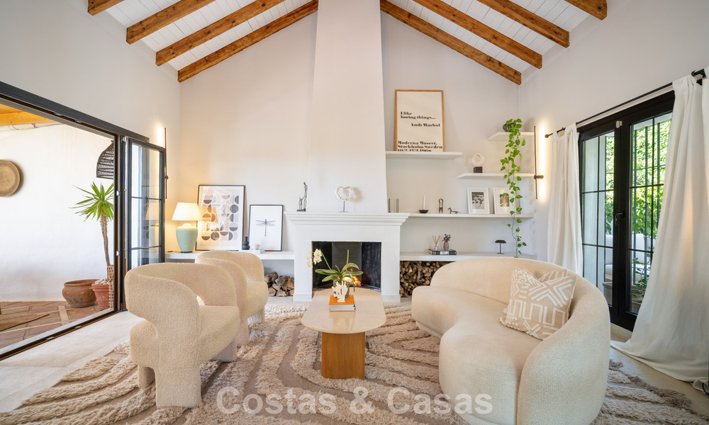 Prachtig gerenoveerd herenhuis in een tijdloze Andalusische stijl met zeezicht te koop gelegen op de Golden Mile van Marbella 778960