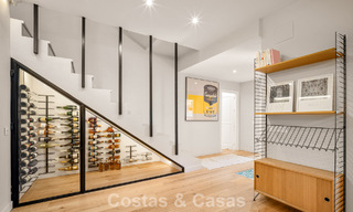 Prachtig gerenoveerd herenhuis in een tijdloze Andalusische stijl met zeezicht te koop gelegen op de Golden Mile van Marbella 778982 