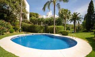 Prachtig gerenoveerd herenhuis in een tijdloze Andalusische stijl met zeezicht te koop gelegen op de Golden Mile van Marbella 778996 