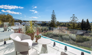Gloednieuwe modernistische luxevilla te koop in de exclusieve gated woonwijk van La Quinta, Marbella - Benahavis 779011 