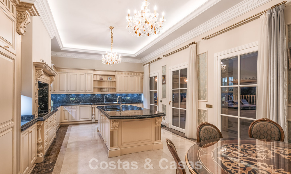 Opmerkelijk, presidentiëel paleis te koop, in de vooraanstaande, gated gemeenschap van Sierra Blanca in Marbella 779307