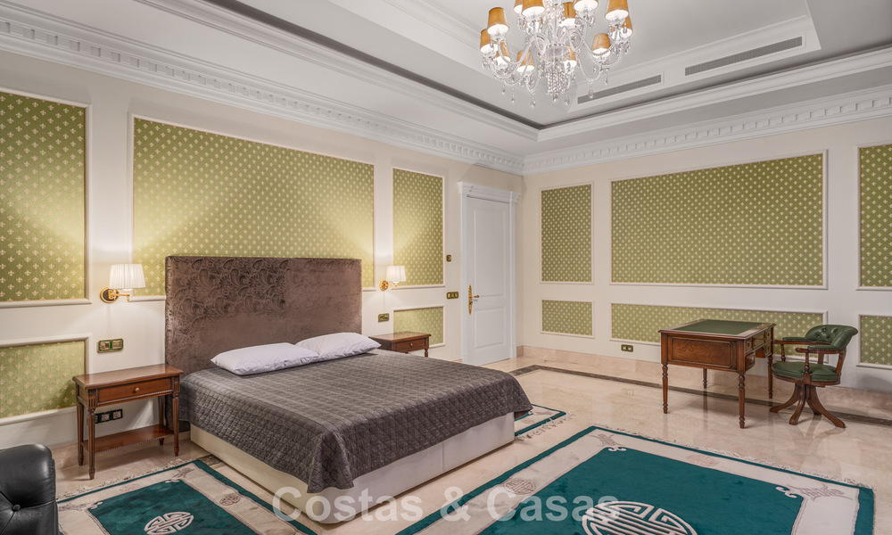 Opmerkelijk, presidentiëel paleis te koop, in de vooraanstaande, gated gemeenschap van Sierra Blanca in Marbella 779319