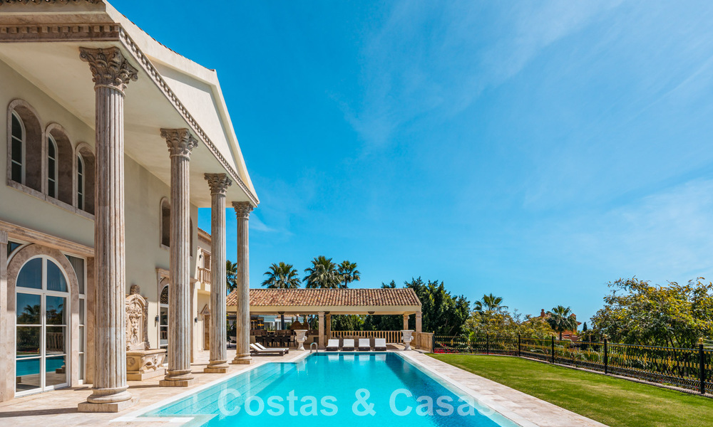 Opmerkelijk, presidentiëel paleis te koop, in de vooraanstaande, gated gemeenschap van Sierra Blanca in Marbella 779332