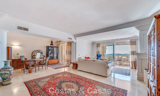 Zonnig en ruim hoekappartement met panoramische vergezichten te koop in de heuvels van Nueva Andalucia, Marbella 779571 