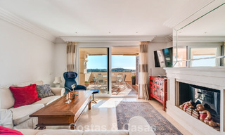 Zonnig en ruim hoekappartement met panoramische vergezichten te koop in de heuvels van Nueva Andalucia, Marbella 779596 