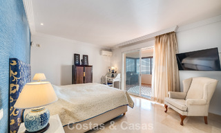 Zonnig en ruim hoekappartement met panoramische vergezichten te koop in de heuvels van Nueva Andalucia, Marbella 779628 