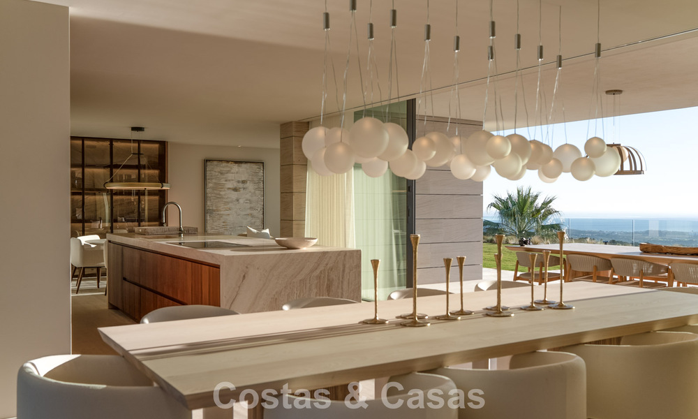 Nieuwe, gesofisticeerde luxevilla te koop in een private, permanent bewaakte gemeenschap van Sotogrande, Costa del Sol 779284