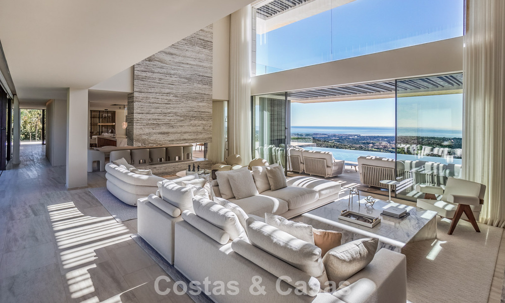 Nieuwe, gesofisticeerde luxevilla te koop in een private, permanent bewaakte gemeenschap van Sotogrande, Costa del Sol 779297