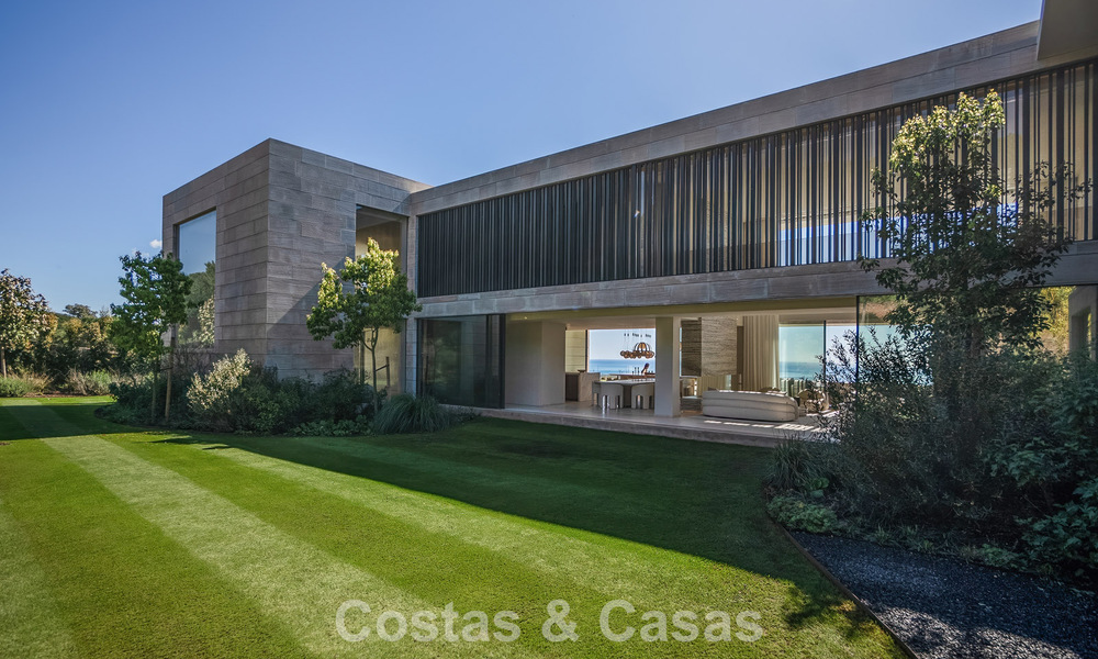 Nieuwe, gesofisticeerde luxevilla te koop in een private, permanent bewaakte gemeenschap van Sotogrande, Costa del Sol 779300