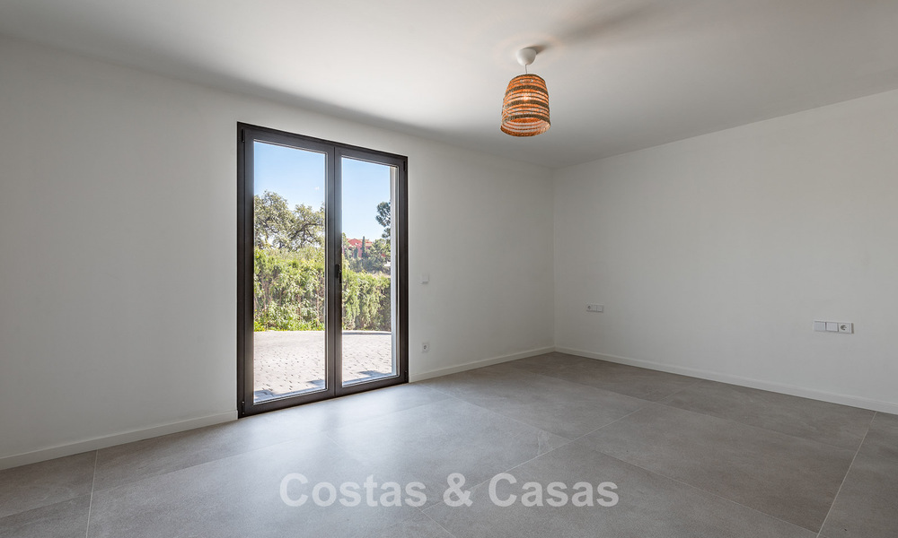Prestigieus gerenoveerde villa te koop in de geprefereerde, gated urbanisatie van El Madroñal in Marbella - Benahavis 779518