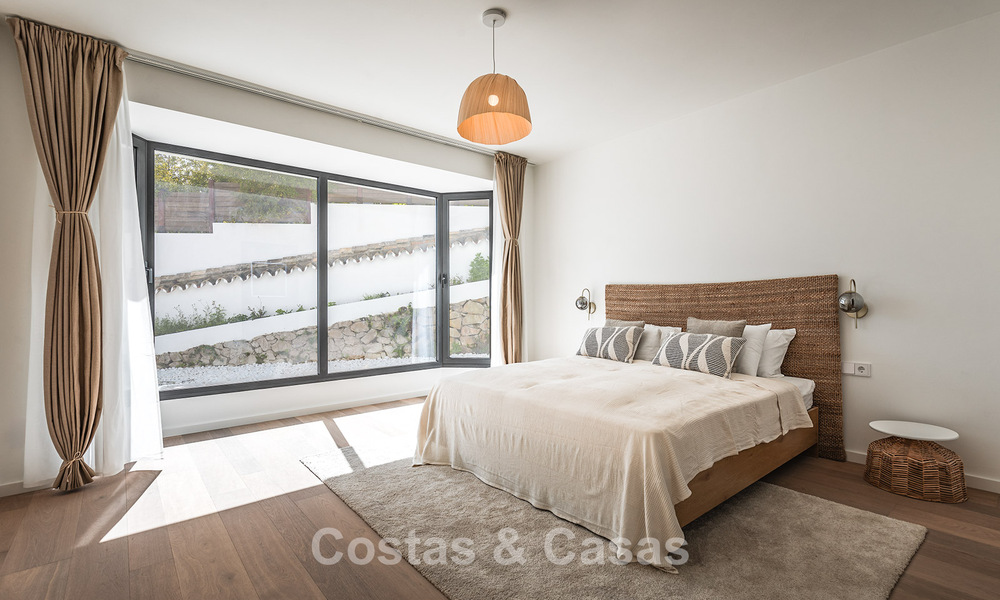 Prestigieus gerenoveerde villa te koop in de geprefereerde, gated urbanisatie van El Madroñal in Marbella - Benahavis 779520