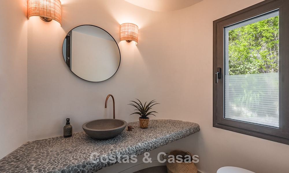 Prestigieus gerenoveerde villa te koop in de geprefereerde, gated urbanisatie van El Madroñal in Marbella - Benahavis 779522