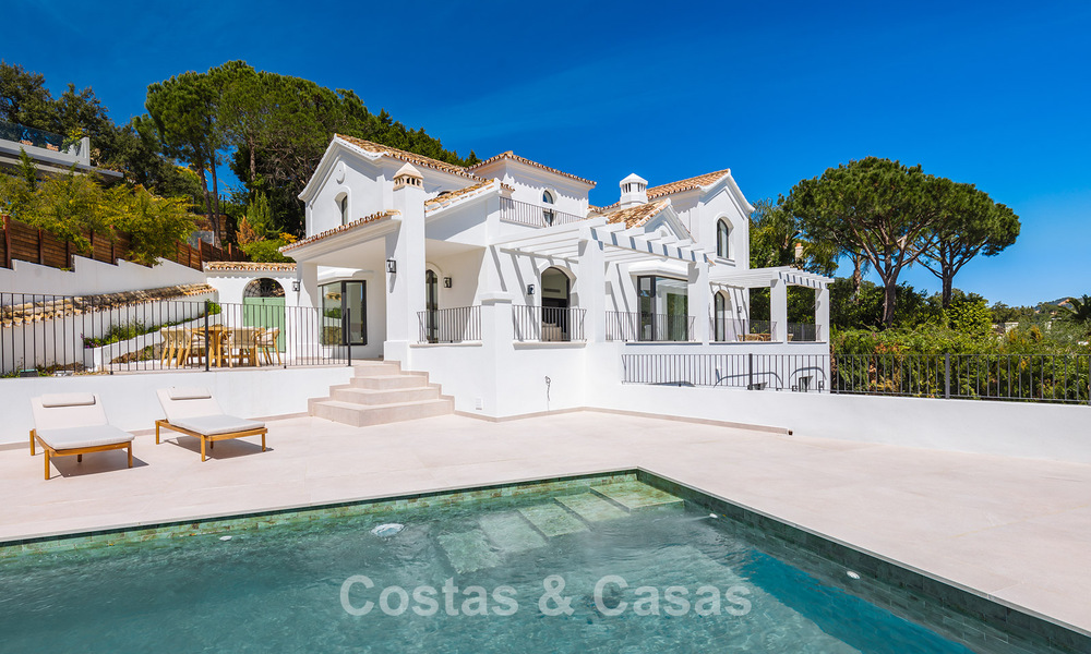 Prestigieus gerenoveerde villa te koop in de geprefereerde, gated urbanisatie van El Madroñal in Marbella - Benahavis 779526