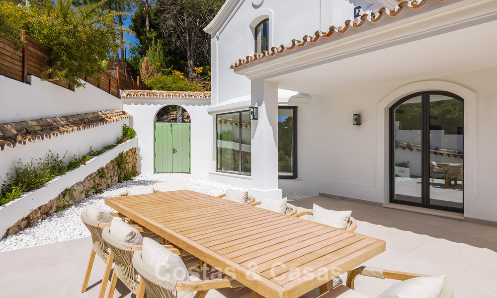 Prestigieus gerenoveerde villa te koop in de geprefereerde, gated urbanisatie van El Madroñal in Marbella - Benahavis 779531