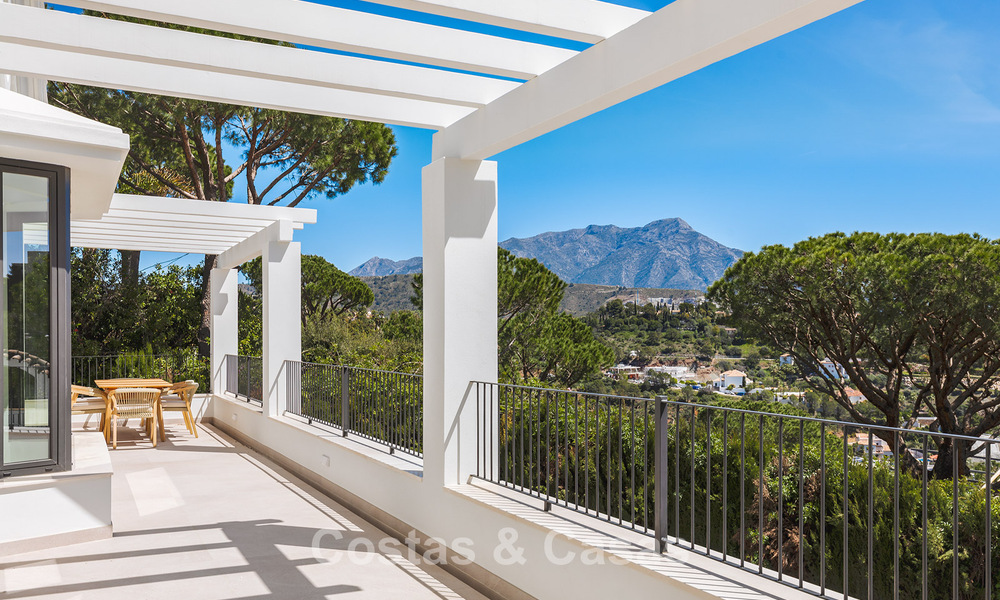 Prestigieus gerenoveerde villa te koop in de geprefereerde, gated urbanisatie van El Madroñal in Marbella - Benahavis 779535