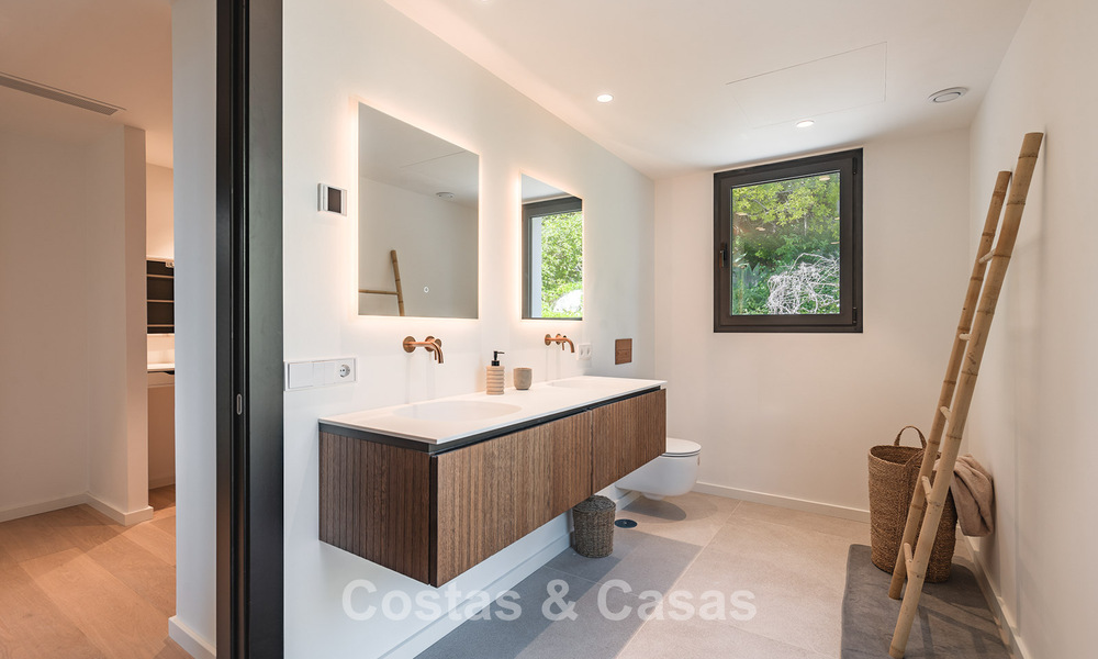 Prestigieus gerenoveerde villa te koop in de geprefereerde, gated urbanisatie van El Madroñal in Marbella - Benahavis 779539
