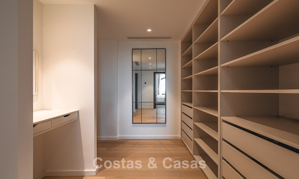 Prestigieus gerenoveerde villa te koop in de geprefereerde, gated urbanisatie van El Madroñal in Marbella - Benahavis 779540