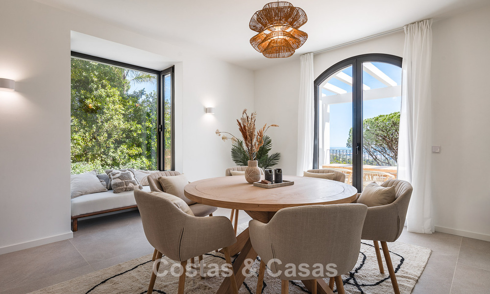 Prestigieus gerenoveerde villa te koop in de geprefereerde, gated urbanisatie van El Madroñal in Marbella - Benahavis 779550