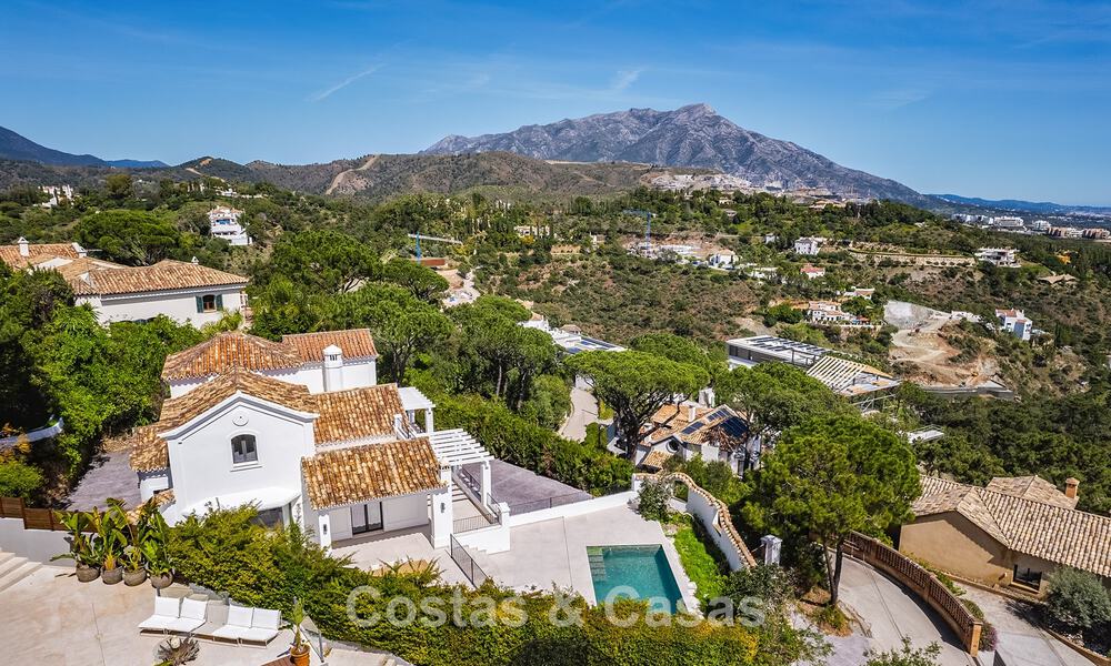 Prestigieus gerenoveerde villa te koop in de geprefereerde, gated urbanisatie van El Madroñal in Marbella - Benahavis 779560