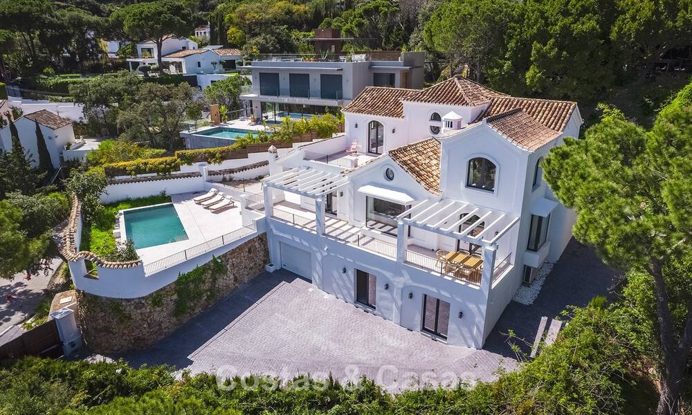 Prestigieus gerenoveerde villa te koop in de geprefereerde, gated urbanisatie van El Madroñal in Marbella - Benahavis 779564