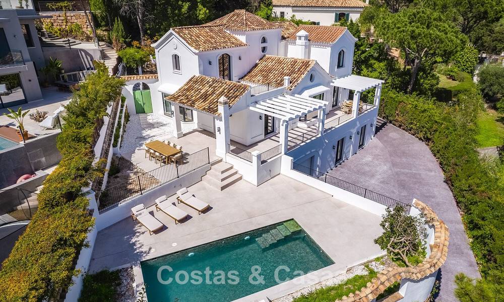 Prestigieus gerenoveerde villa te koop in de geprefereerde, gated urbanisatie van El Madroñal in Marbella - Benahavis 779568