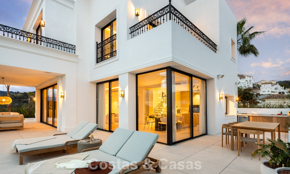 Royale villa met luxueus, mediterrane architectuur te koop, grenzend aan de golfbaan in Marbella - Benahavis 779635