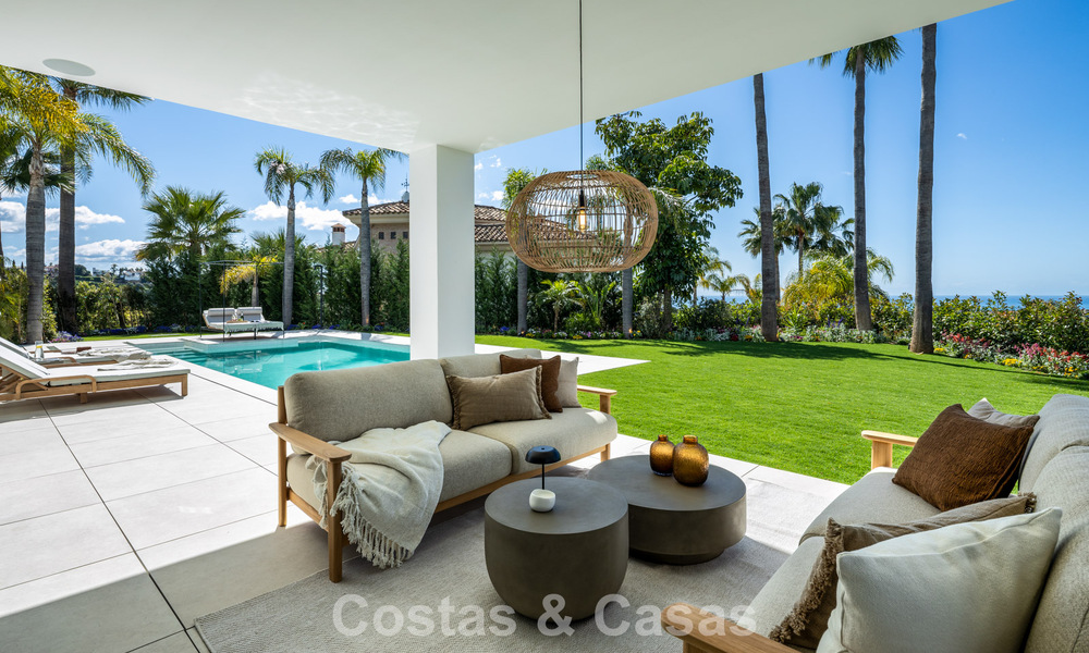 Royale villa met luxueus, mediterrane architectuur te koop, grenzend aan de golfbaan in Marbella - Benahavis 779652