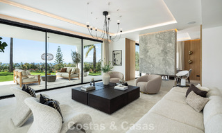 Royale villa met luxueus, mediterrane architectuur te koop, grenzend aan de golfbaan in Marbella - Benahavis 779666 