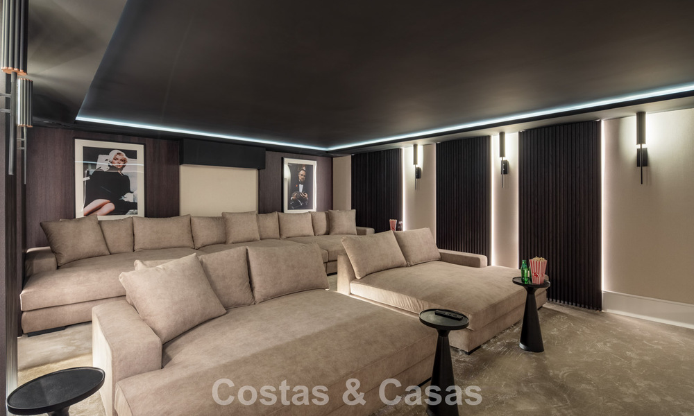 Royale villa met luxueus, mediterrane architectuur te koop, grenzend aan de golfbaan in Marbella - Benahavis 779672