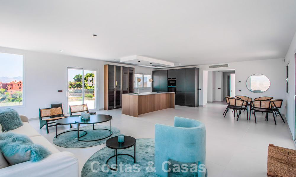 Ruime villa met een moderne, mediterrane bouwstijl te koop ten oosten van Marbella centrum 779833