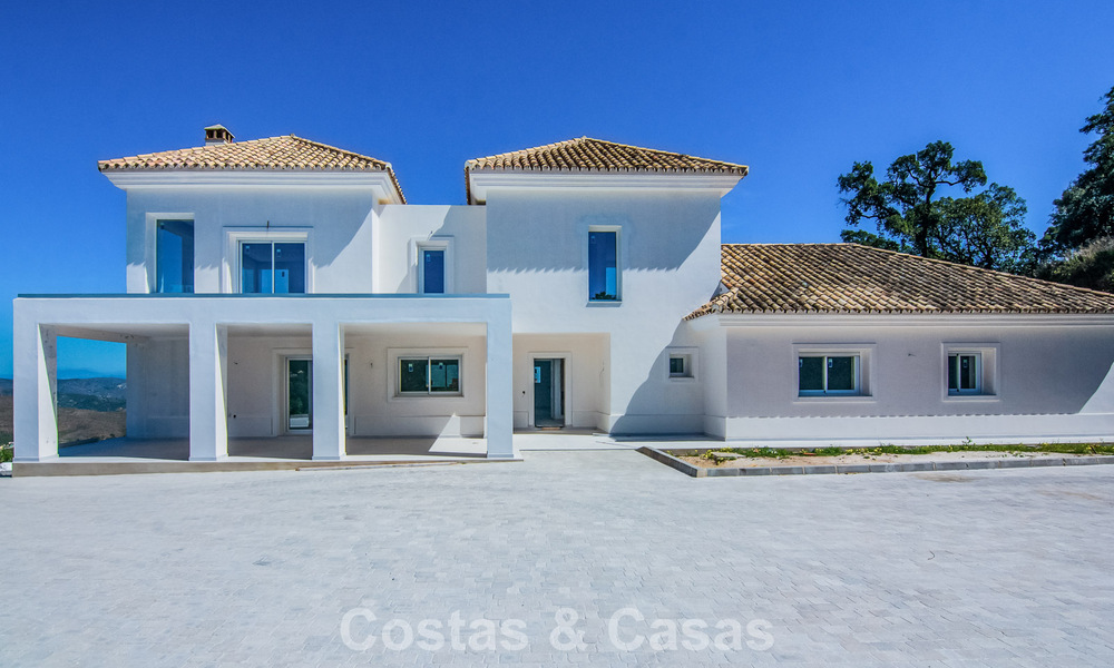Ruime villa met een moderne, mediterrane bouwstijl te koop ten oosten van Marbella centrum 779841