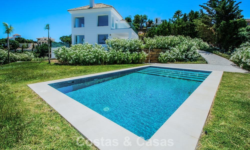 Ruime villa met een moderne, mediterrane bouwstijl te koop ten oosten van Marbella centrum 779862