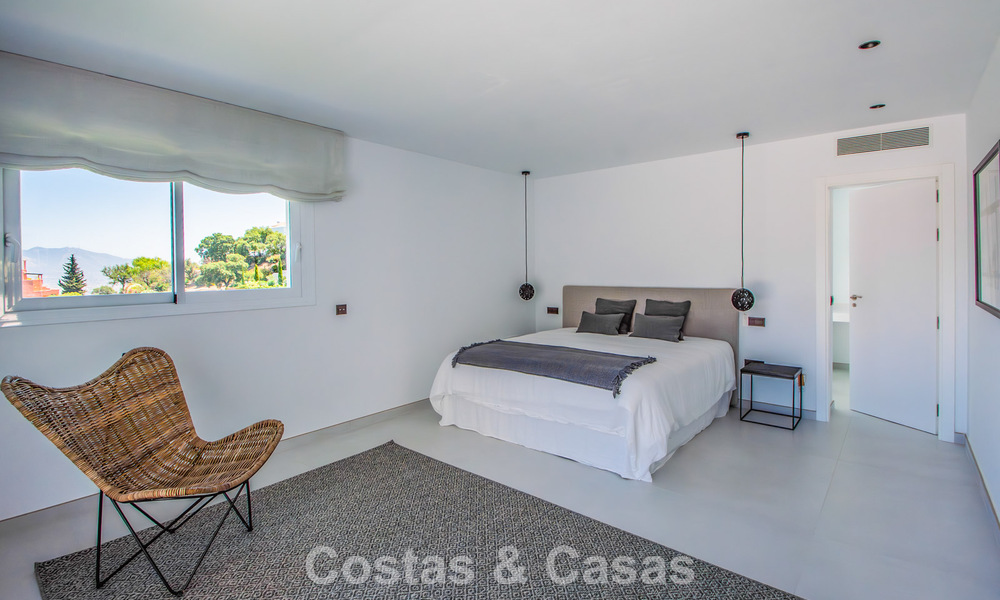 Ruime villa met een moderne, mediterrane bouwstijl te koop ten oosten van Marbella centrum 779865